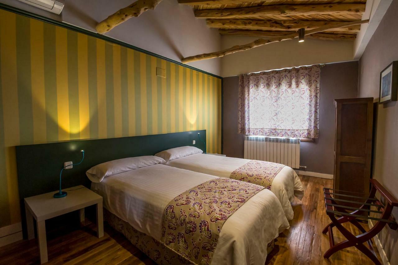 Apartamentos Rurales De La Sexma Del Sabinar Corduente エクステリア 写真